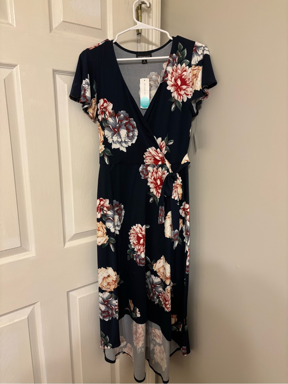 NWT Fortune + Ivy Navy Floral Wrap Midi Dress with Red & Cream Blooms Size M